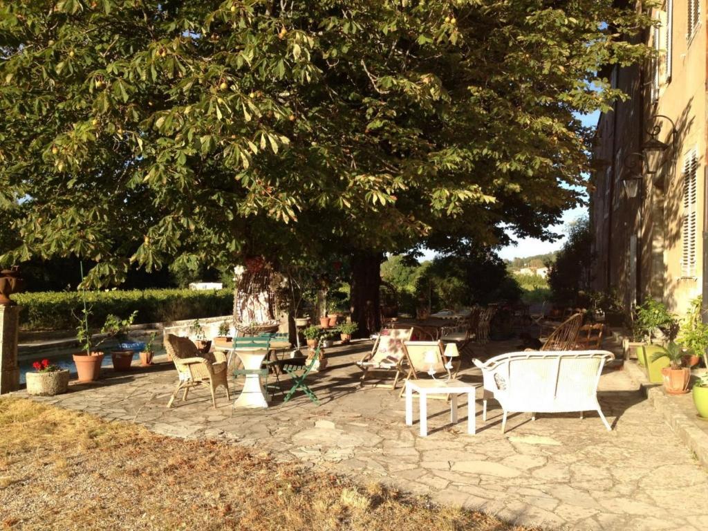 B&B Domaine Le Clos Du Pavillon Brignoles Bagian luar foto